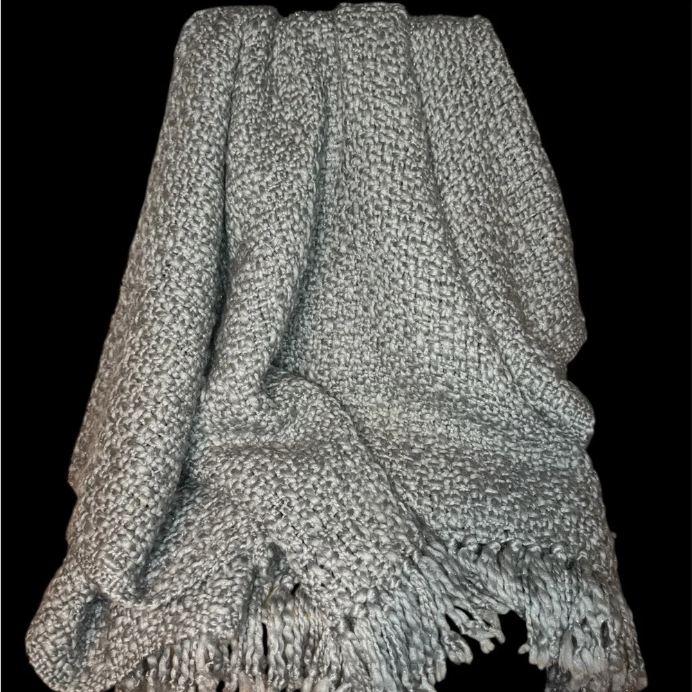 Cozy Gray Knit Throw Blanket with shimmer